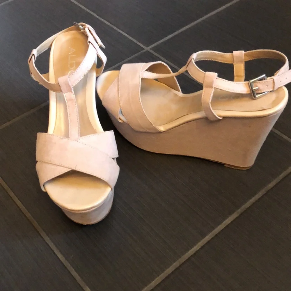 Aldo Solid Nude Platform Sandals 👡 - Picture 6 of 6